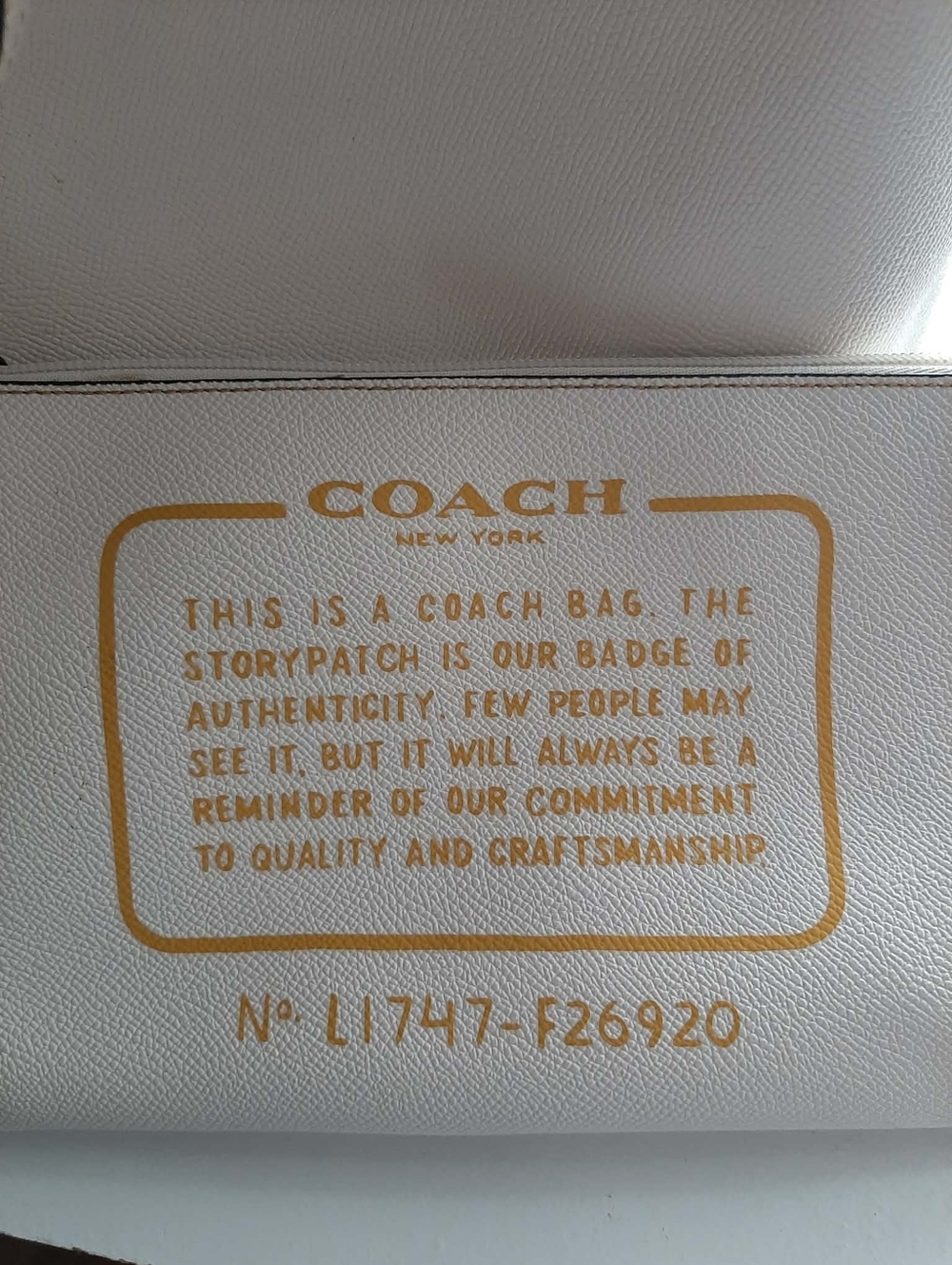 COACH 2017-'18 "Road Trip NYC" Motif Reversible Tote 3 Pc Set - Picture 5 of 16